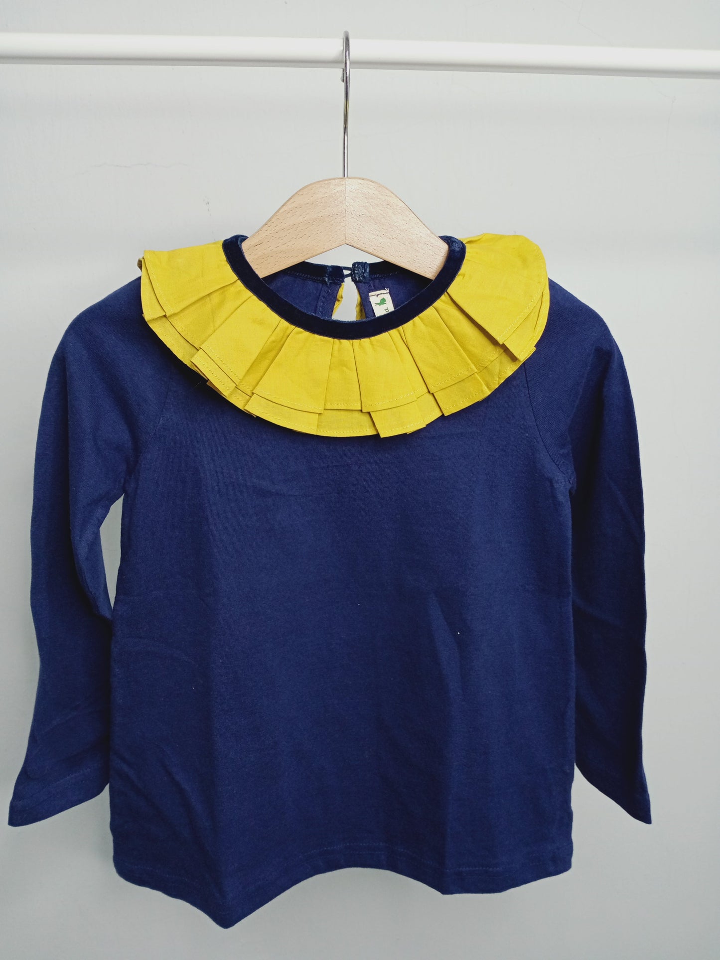 Girl Black Long Sleeve Top - Yellow Collar ( Made in Korea)